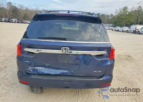 2018 Honda Odyssey Elite z USA, uszkodzony, nr VIN 5FNRL6H92JB101905